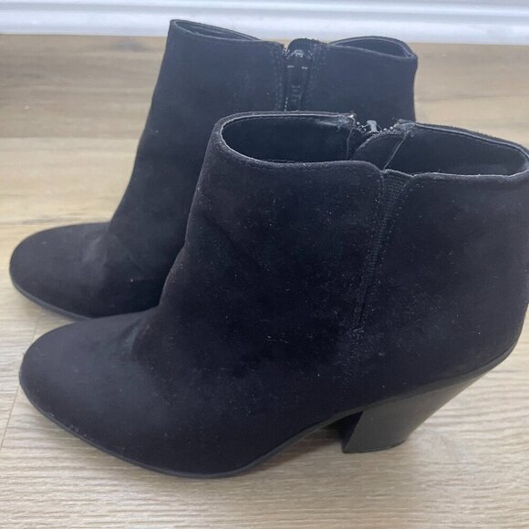Banana Republic Factory Women's Boots Size 8 Black Suede Side Zipper Ankle Booti - Picture 1 of 7
